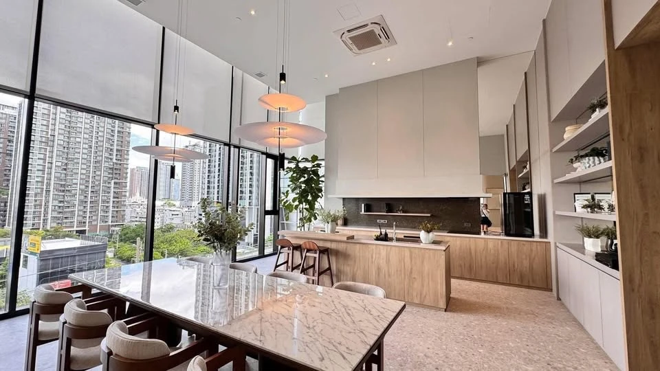 🌟🏙️ ให้เช่า Nue District R9 ห้องสวย วิวโล่ง ใจกลางพระราม 9! 🏙️🌟