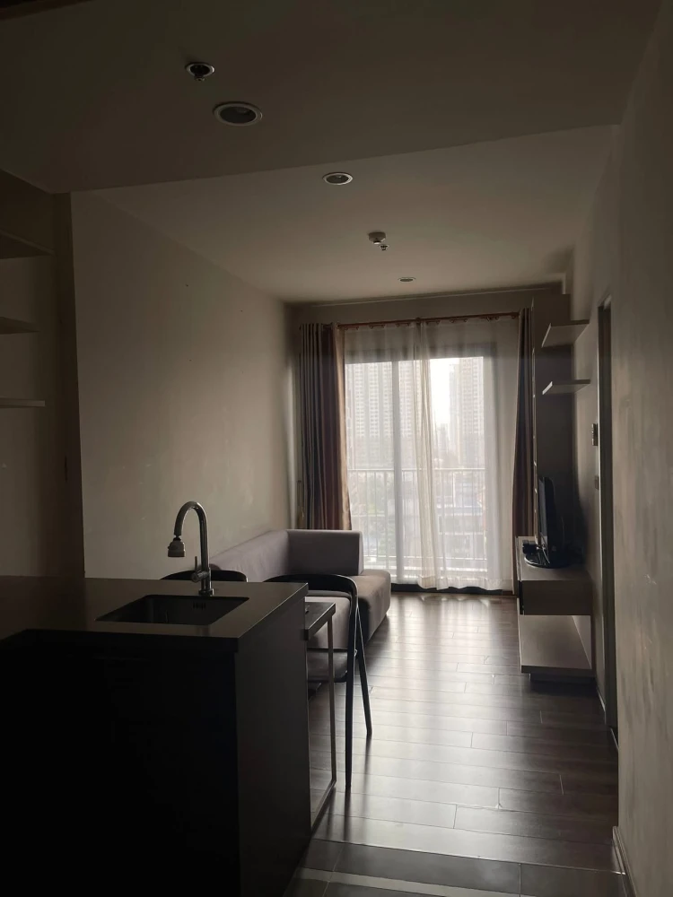 🧁🏙️ ให้เช่า Onyx Phaholyothin | ห้องใหญ่ 1 นอน วิวสระ ใกล้ BTS เพียง 190 ม.! 🏙️🧁