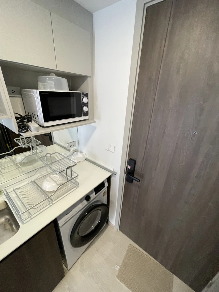 For Rent Nue Cross Khu Khot Station: Ready-to-move-in rooms with complete amenities. Book yours today!