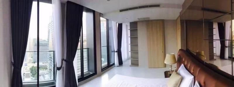 📍 Noble Ploenchit | next to BTS Ploenchit Luxury condo in the heart of the city Traveling is very convenient.