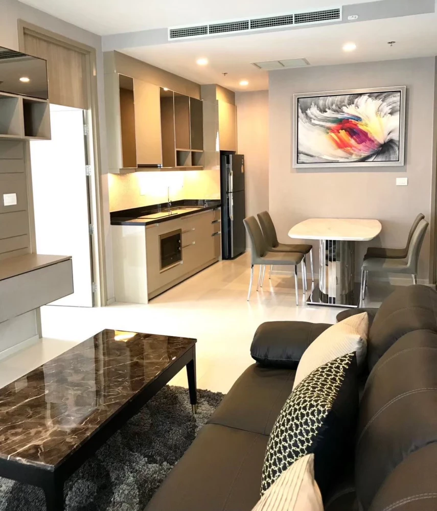 📍 Noble Ploenchit | next to BTS Ploenchit Luxury condo in the heart of the city Traveling is very convenient.