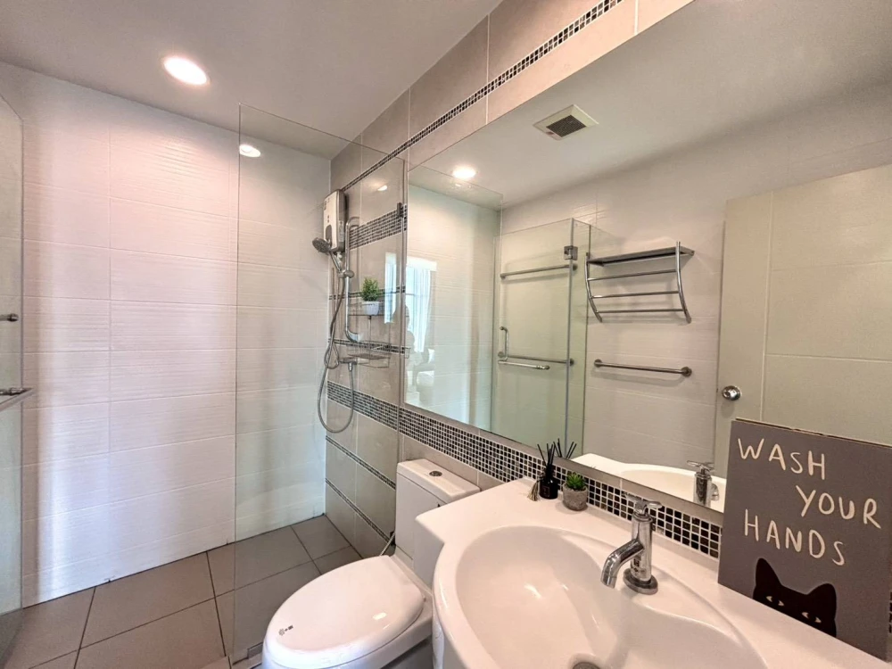 🌟🏙️ For Sale / Rent: Centric Sathorn – St. Louis | Newly Renovated Unit Near BTS! 🏙️🌟