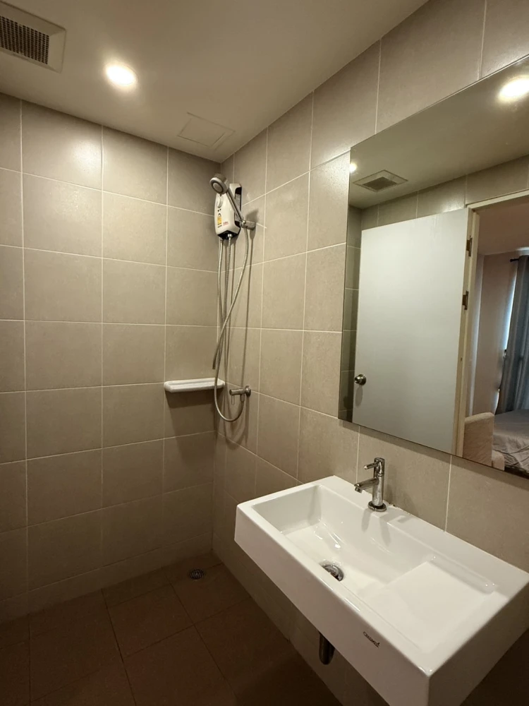 🍃🏢 For Sale: Lumpini Park Boromarajonani – Sirindhorn | Lovely room, great investment opportunity, good yield! 🏢🍃
