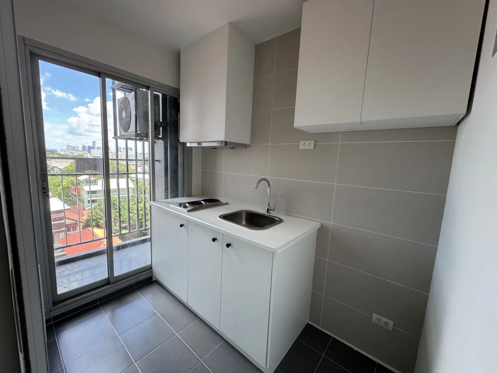 Condo for Sale: The Leaf Phatthanakan | Cozy South-Facing Unit with Comfortable Living Atmosphere
