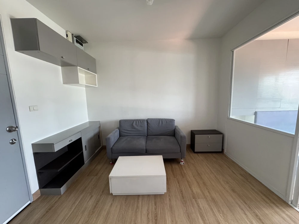 Condo for Sale: The Leaf Phatthanakan | Cozy South-Facing Unit with Comfortable Living Atmosphere