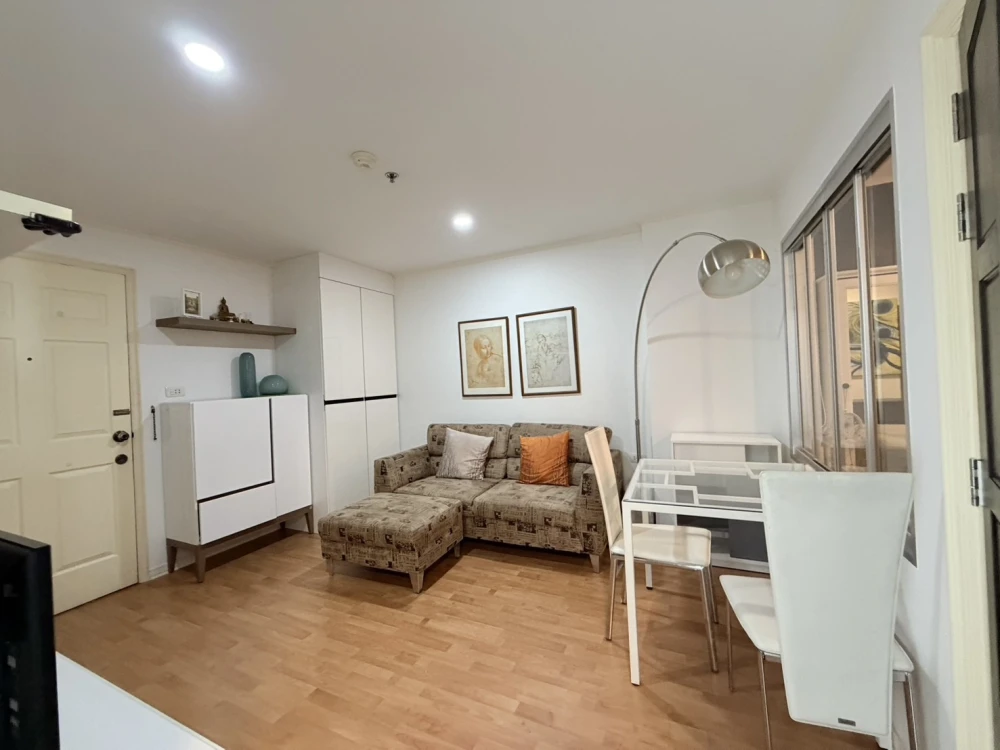 🌆 Condo for sale: Lumpini Ville Ramkhamhaeng 44. Beautiful room, great view, pleasant atmosphere. Book now!!