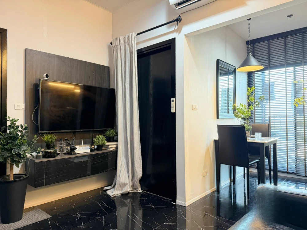 Condo for sale: Ideo New Rama 9, 1 bedroom, 1 bathroom, 6th floor, pool view, bright and airy. Buy now, don't miss out!