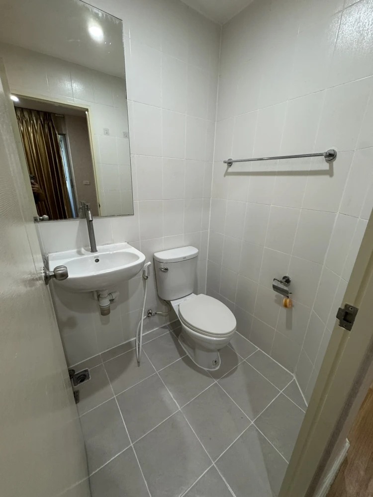 🏠🌃 For Sale: V Condo Lat Krabang 🏠🌃