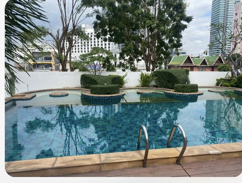 🌼 Condo for Sale: Chateau in town Ratchada 17 – Spacious Studio 🌼