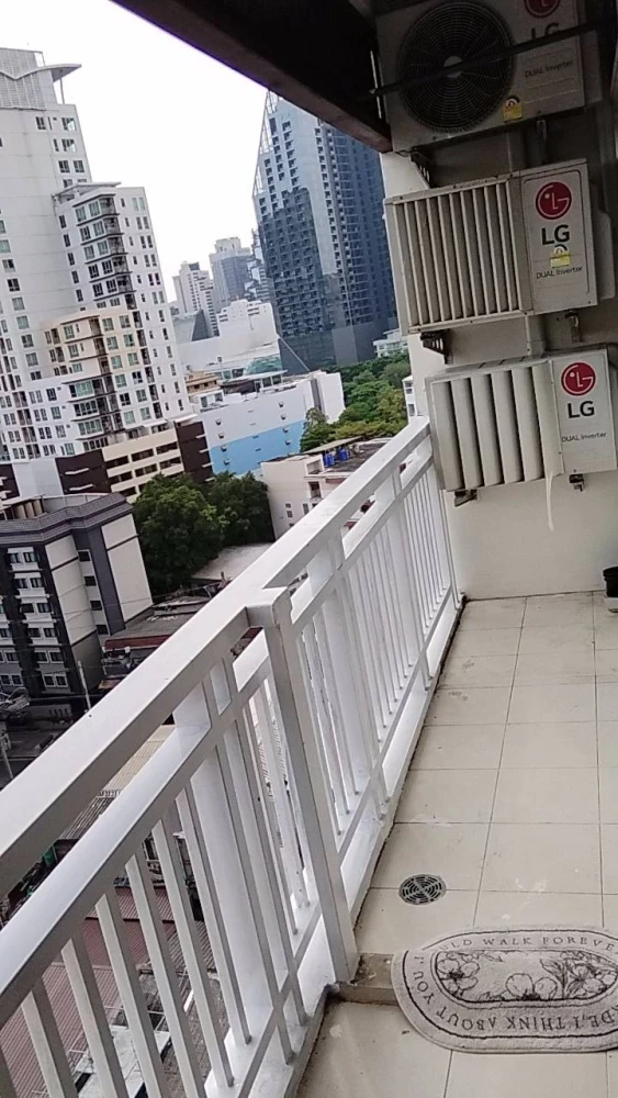 🏙️✨ Condo for sale: Chewathai Ratchaprarop | Large 2-bedroom unit with a long balcony and great view! Very livable! ✨🏙️