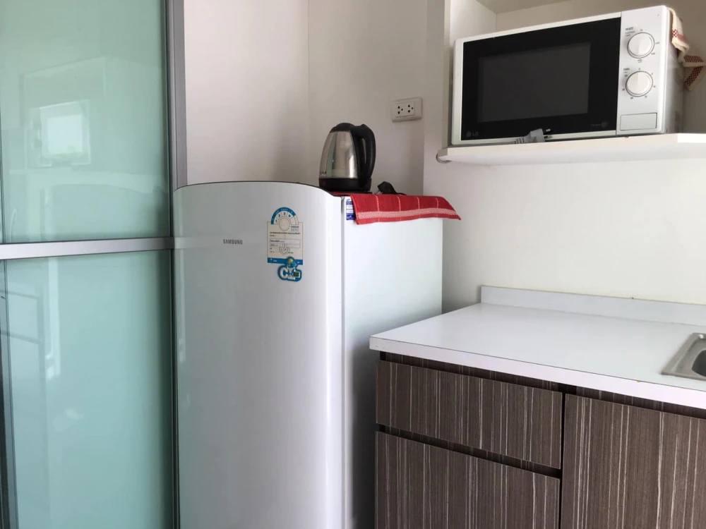 🎯🏢 Condo for sale: Den Vibhavadi | Great location, on the main road, near the BTS Skytrain! 🏢🎯