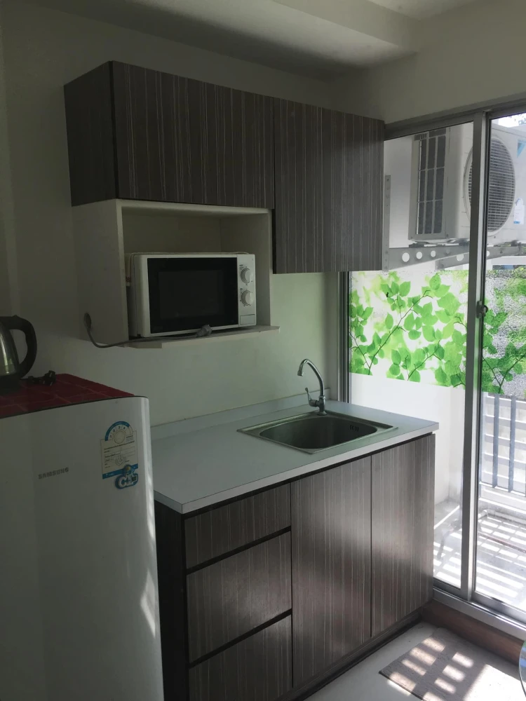 🎯🏢 Condo for sale: Den Vibhavadi | Great location, on the main road, near the BTS Skytrain! 🏢🎯