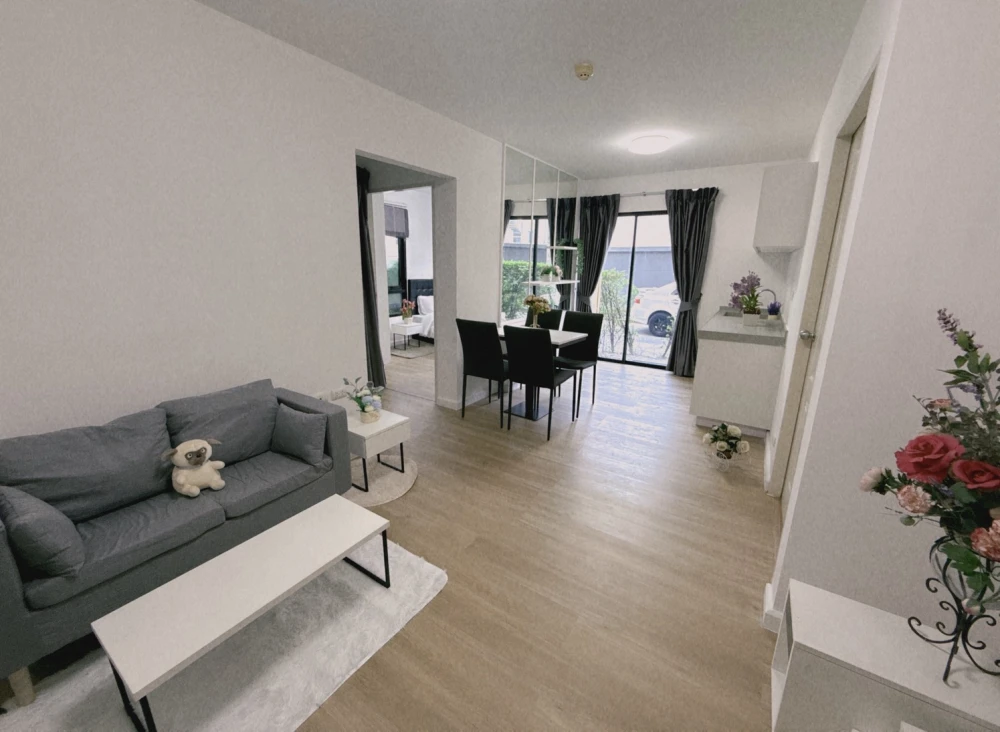 🏡✨ Condo for sale: iCondo Sukhumvit 105 | Large 2-bedroom unit with parking right in front of the unit. A worthwhile investment! ✨🏡