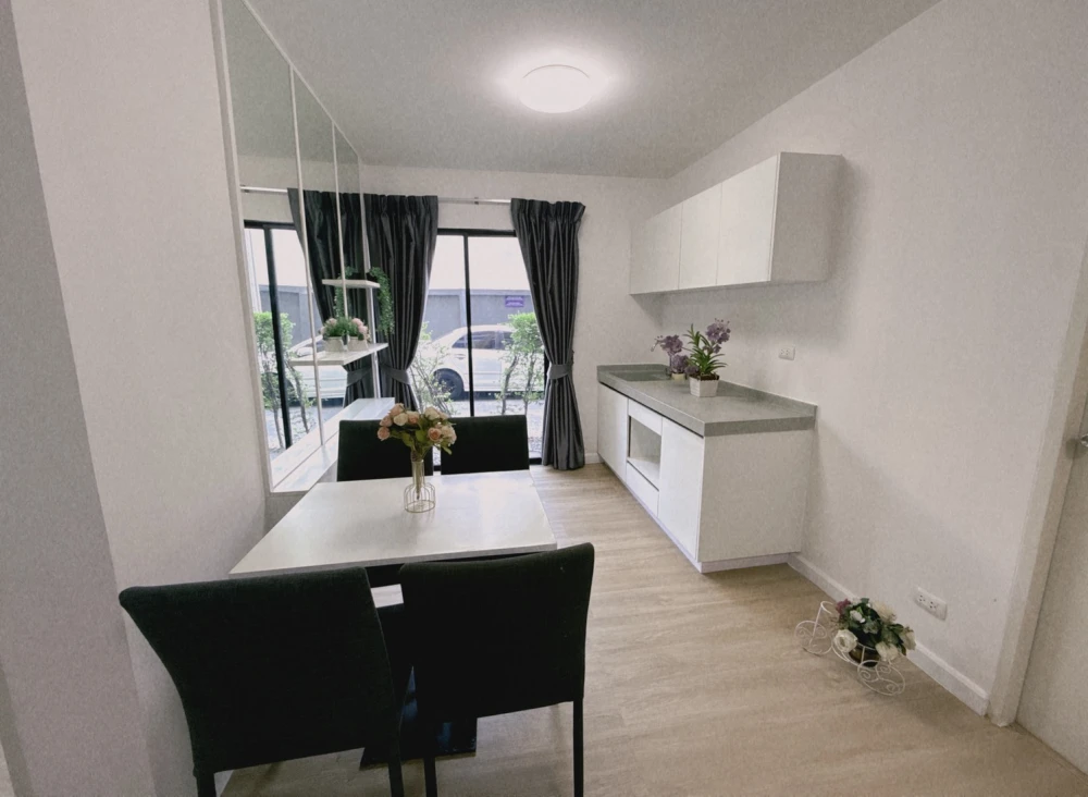 🏡✨ Condo for sale: iCondo Sukhumvit 105 | Large 2-bedroom unit with parking right in front of the unit. A worthwhile investment! ✨🏡