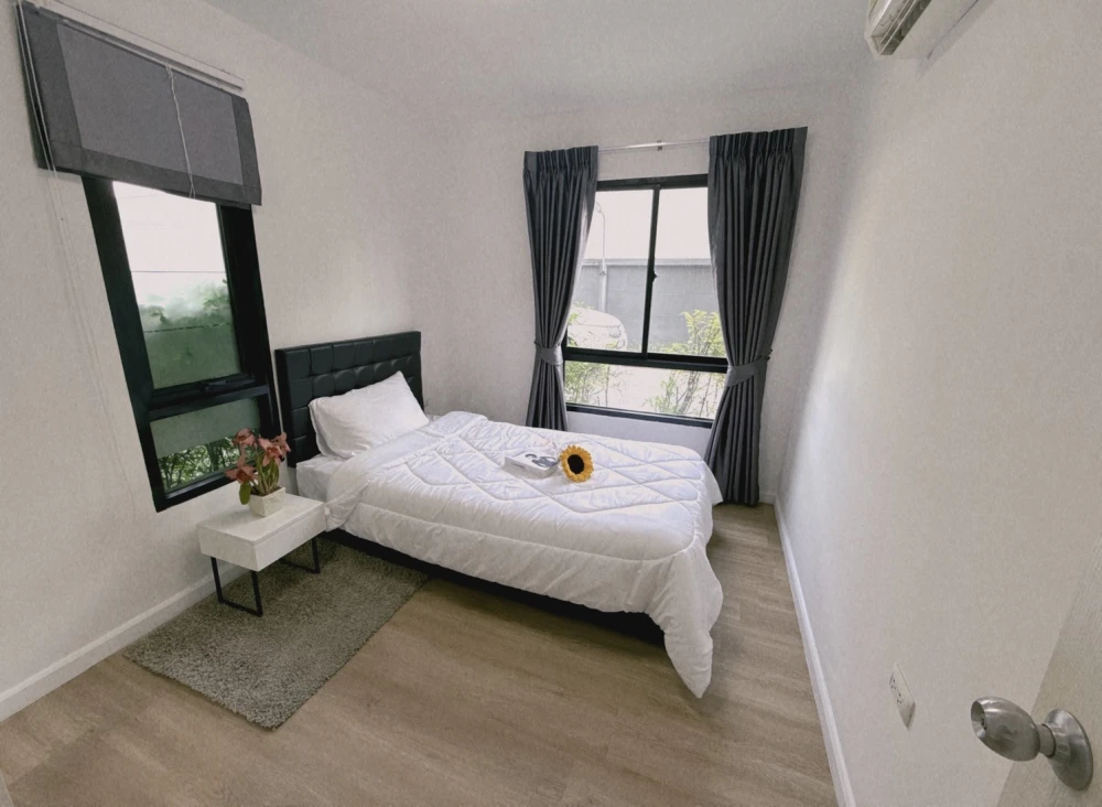 🏡✨ Condo for sale: iCondo Sukhumvit 105 | Large 2-bedroom unit with parking right in front of the unit. A worthwhile investment! ✨🏡