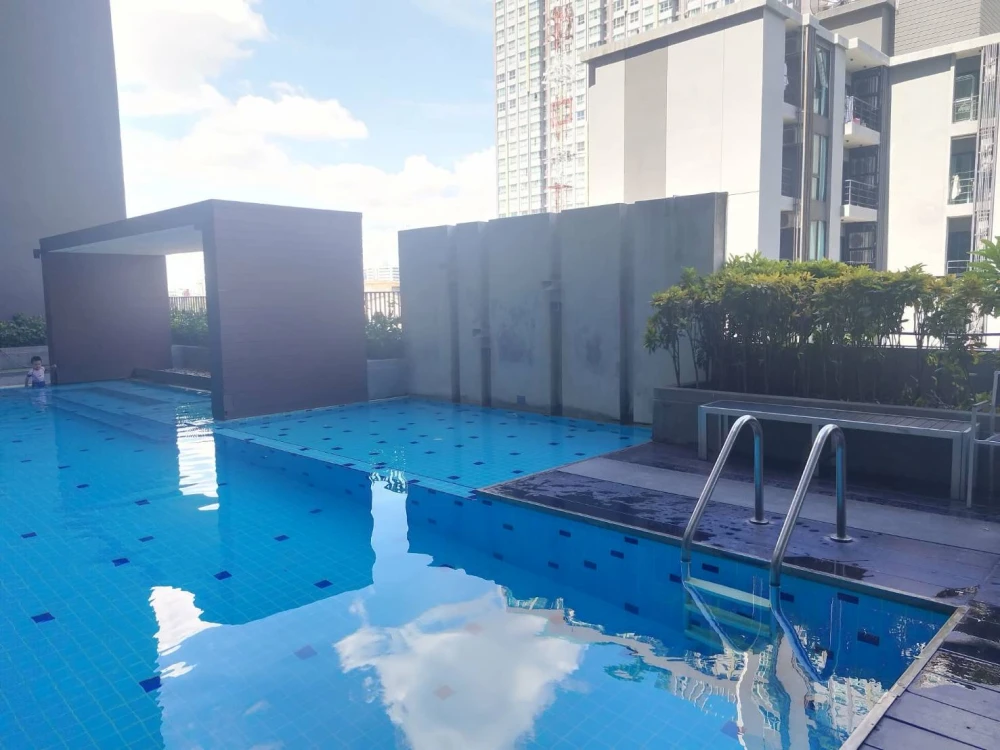 🏠🌃 Urgent Sale: The Loft Pattanakarn Condo 🏠🌃