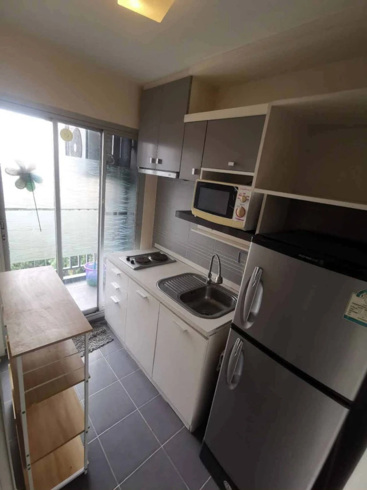 🏠🌃 Urgent Sale: The Loft Pattanakarn Condo 🏠🌃