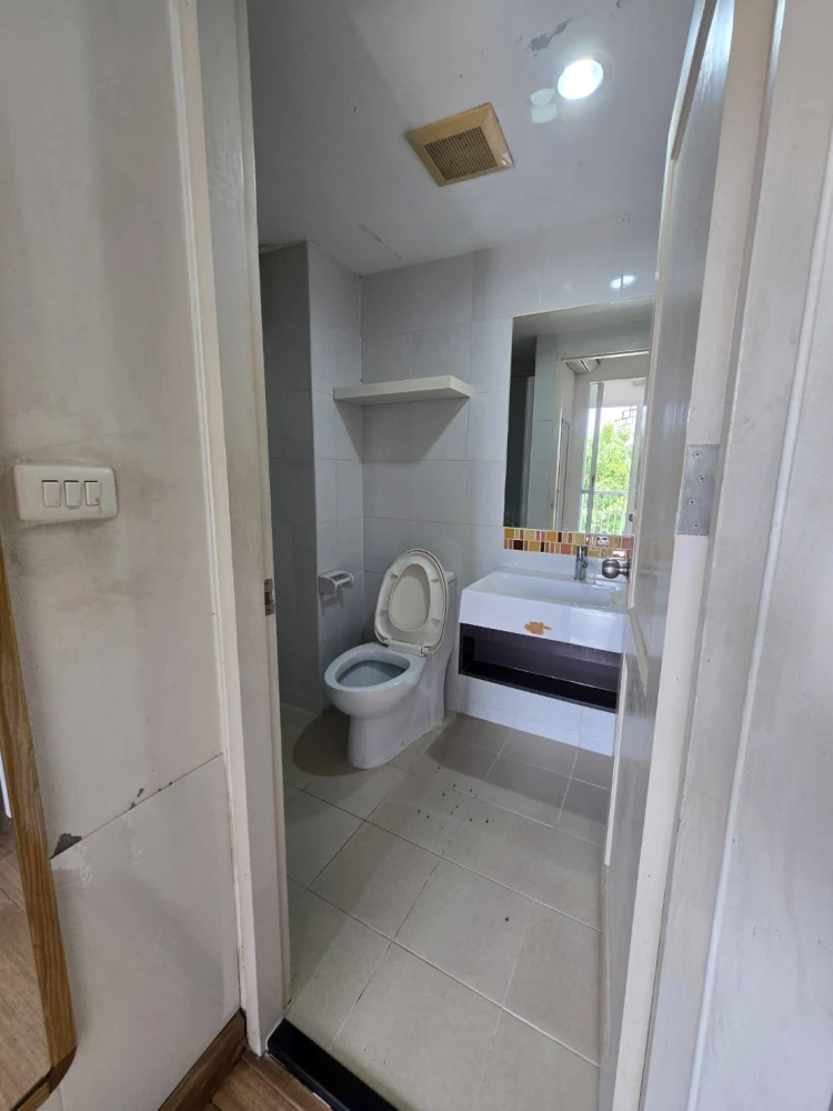 🏠🌃 Urgent Sale: Den Vibhavadi Condo 🏠🌃