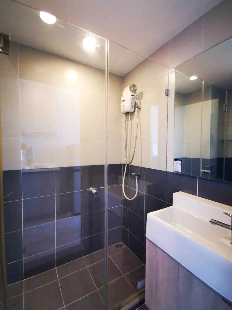 🏠🌃 For Sale/Rent: Ideo Mobi Charan-Interchange Condo 🏠🌃