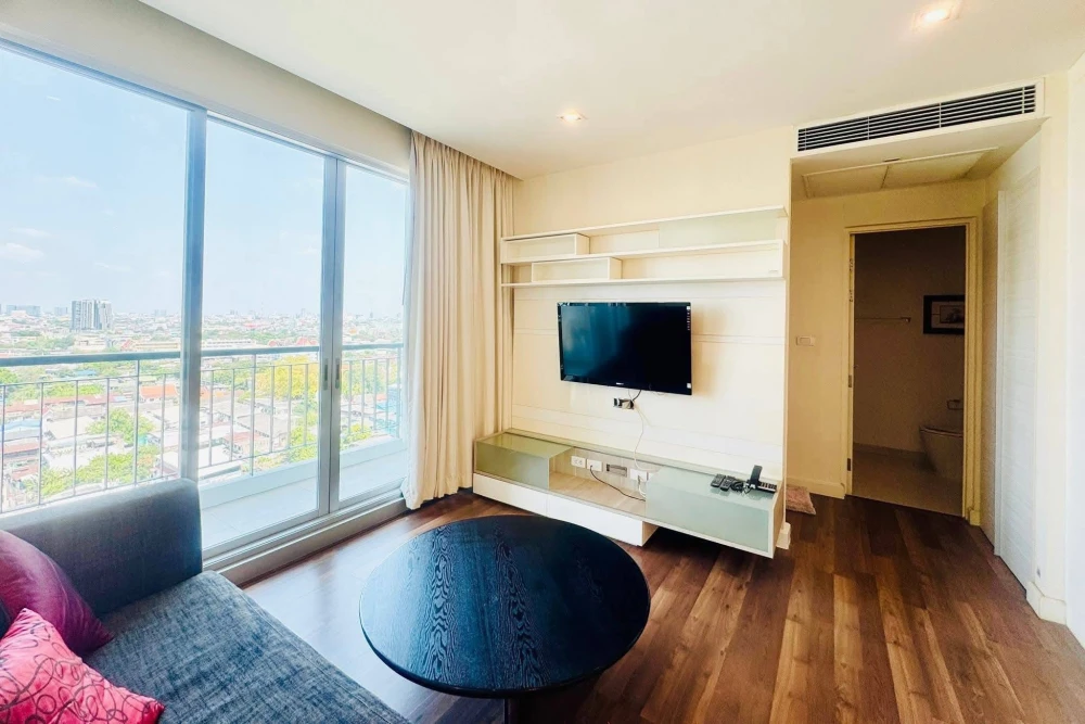 🏡 Modern Condo for Rent at The Room Sathorn-Taksin in Sathorn Area