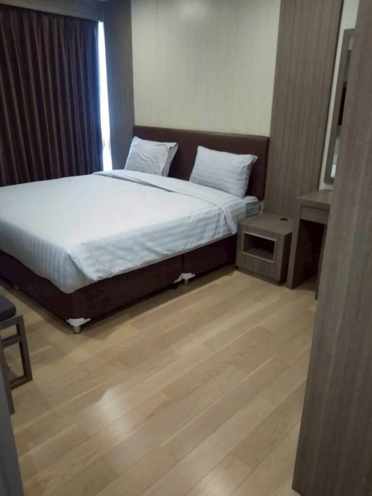 เช่าคอนโด Condo The Strand Thonglor
