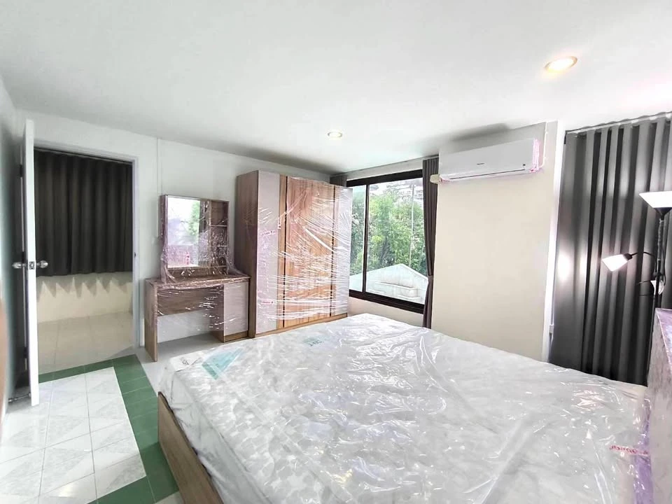 📍 Condo in a prime location in the heart of Thonglor 11. Conveniently located near restaurants, cafes, and lifestyle venues.