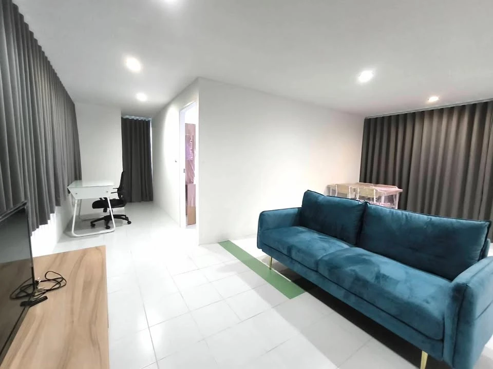 📍 Condo in a prime location in the heart of Thonglor 11. Conveniently located near restaurants, cafes, and lifestyle venues.