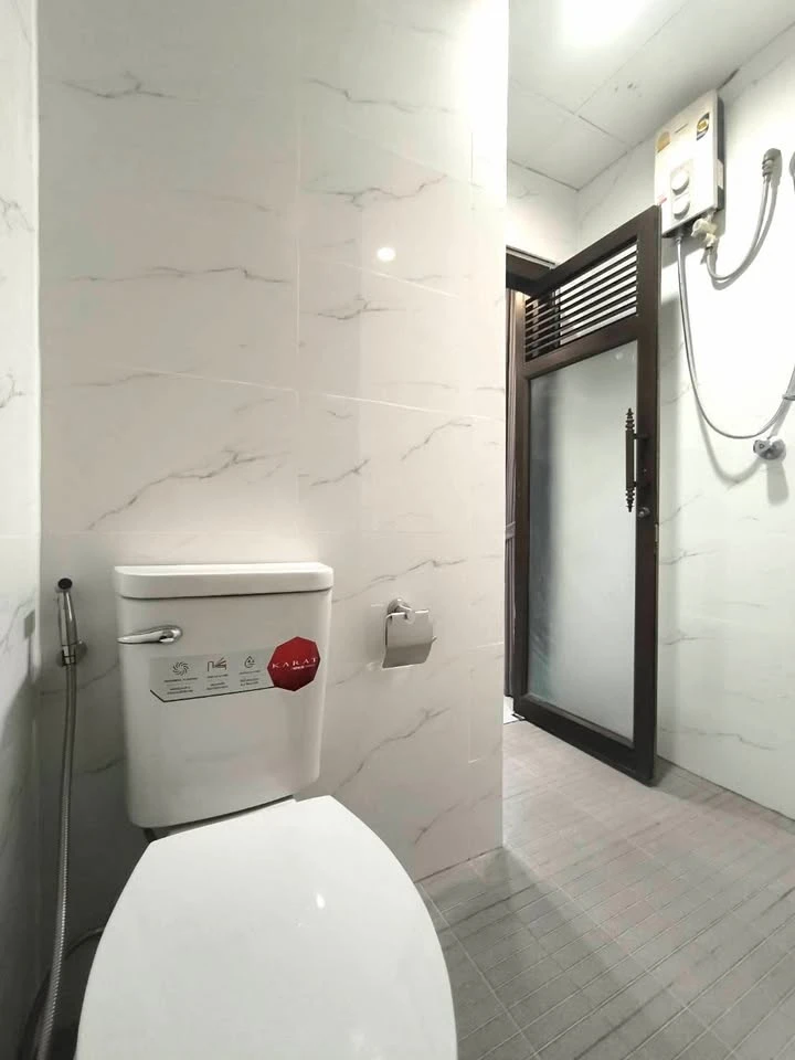 📍 Condo in a prime location in the heart of Thonglor 11. Conveniently located near restaurants, cafes, and lifestyle venues.