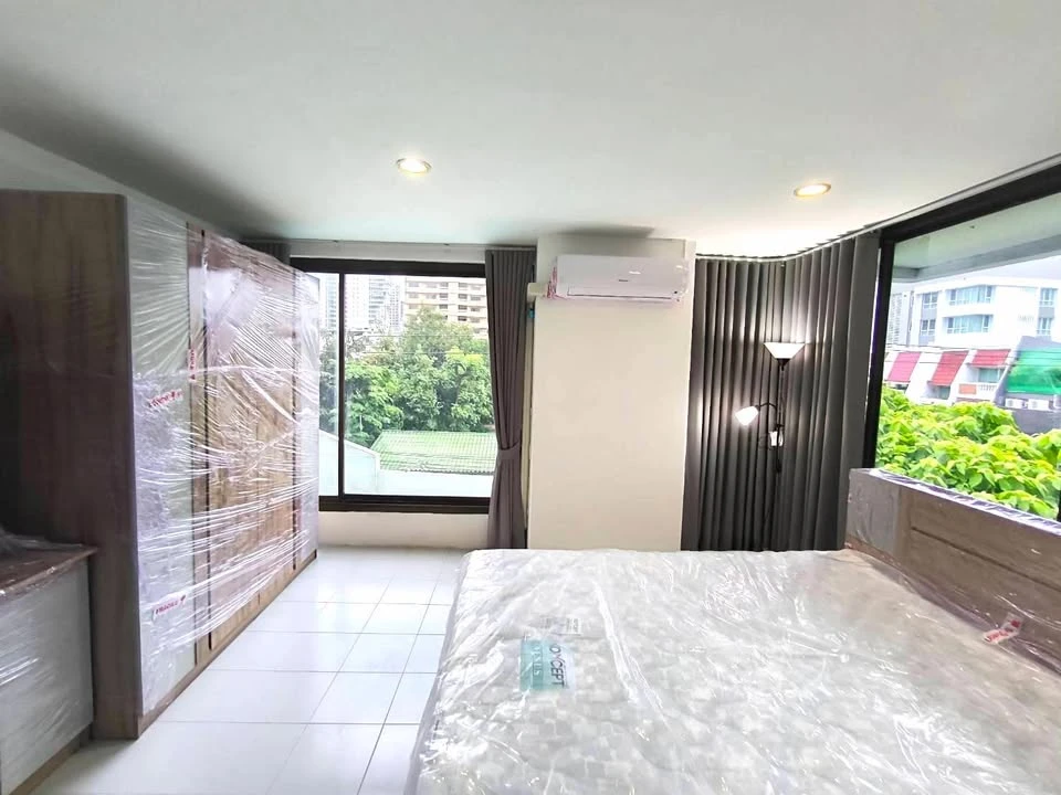 📍 Condo in a prime location in the heart of Thonglor 11. Conveniently located near restaurants, cafes, and lifestyle venues.