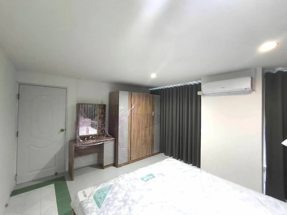 📍 Condo in a prime location in the heart of Thonglor 11. Conveniently located near restaurants, cafes, and lifestyle venues.