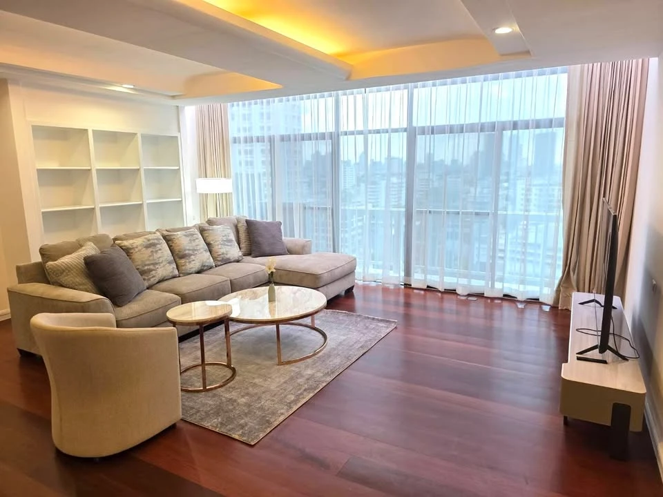 📍 Condo in a great location in the heart of Thonglor 11. Convenient transportation, close to restaurants, cafes, and lifestyle venues.