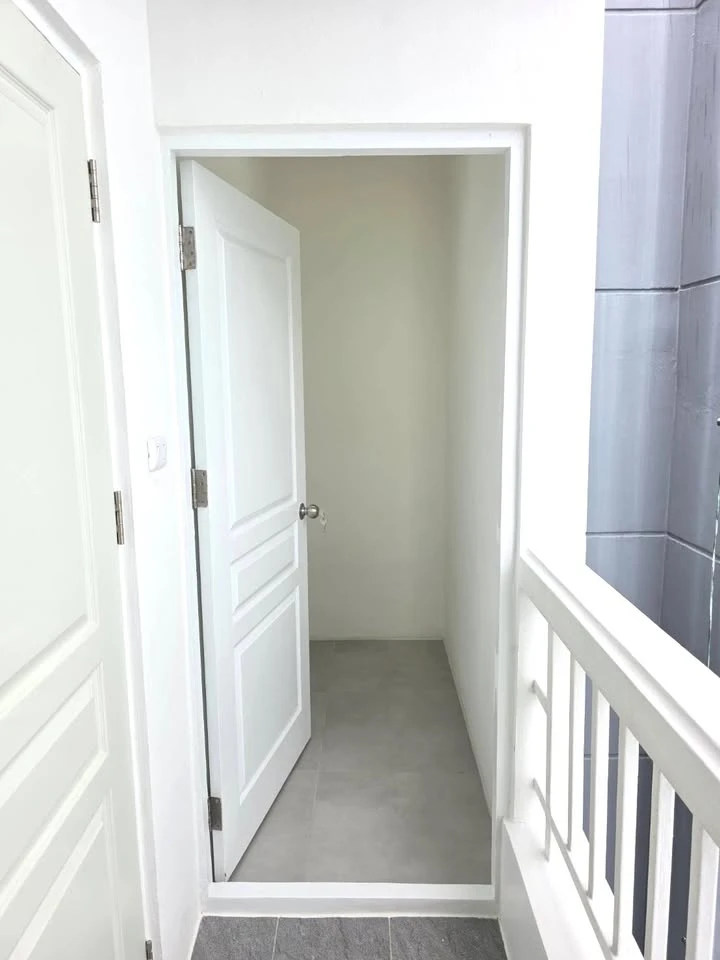 📍 Condo in a great location in the heart of Thonglor 11. Convenient transportation, close to restaurants, cafes, and lifestyle venues.