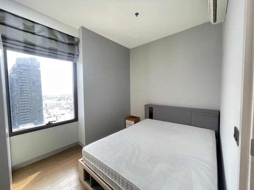 Luxury 2BR High Floor City View – M Phayathai