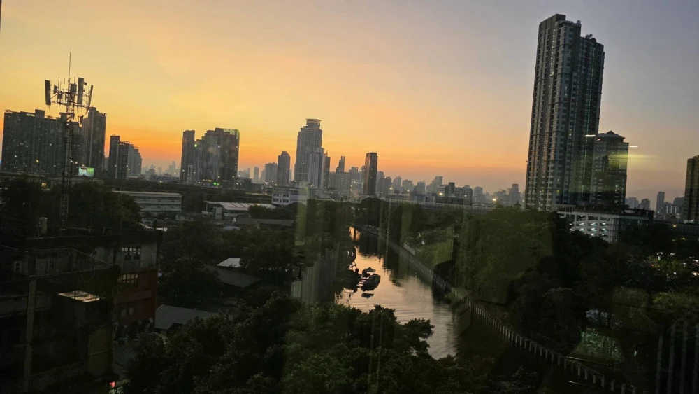🏙️🕊️ For Rent: Blocs 77 Onnut – Spacious 1BR with River View! 🕊️🏙️