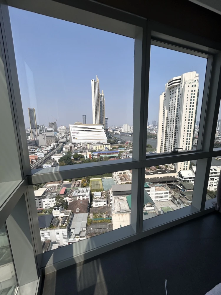 🌊 For rent: The River, luxury condo on the Chao Phraya River, million-dollar view.