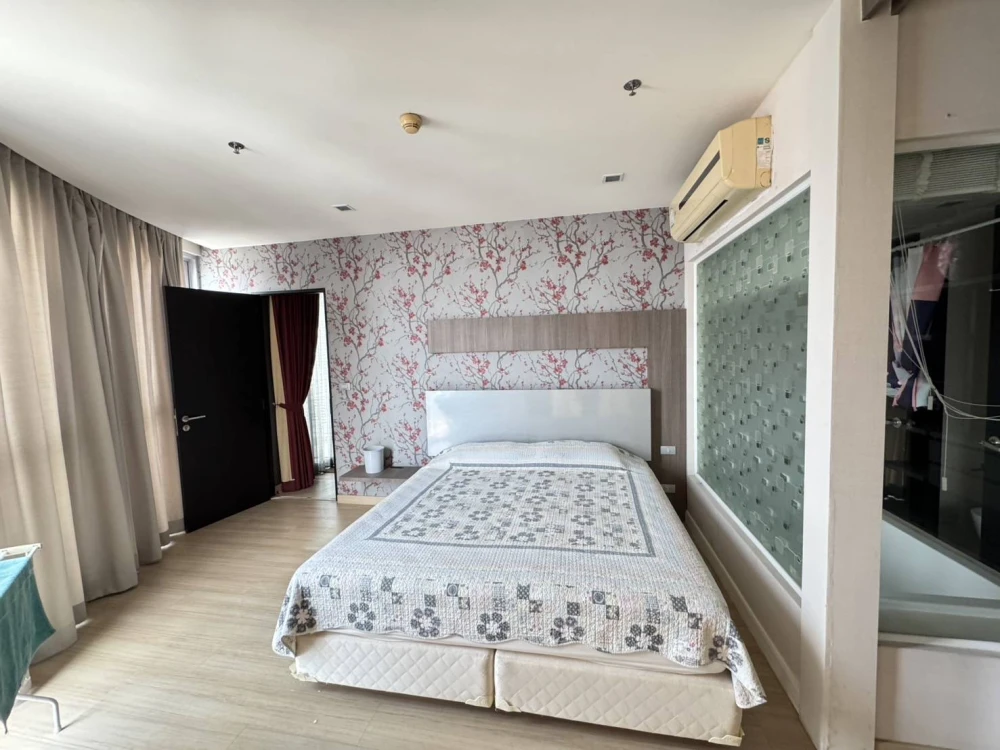 🚆 Sky Walk Condominium for Rent – Sukhumvit Condo Next to BTS