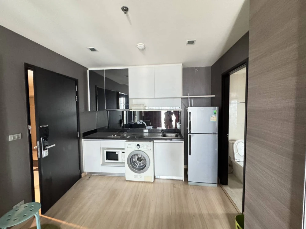 🚆 Sky Walk Condominium for Rent – Sukhumvit Condo Next to BTS