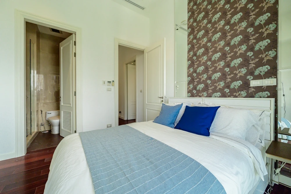 🏢 For Rent: Le Raffine Sukhumvit 39, a luxury condo with a private swimming pool.