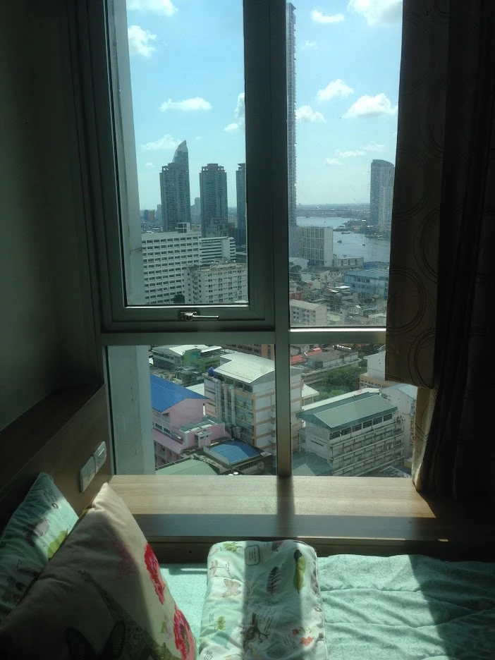 🏙️ Condo for Rent in Sathorn ✨ Spacious unit in a prime city location, ready to move in.