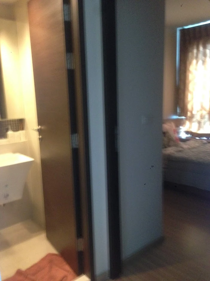 🏙️ Condo for Rent in Sathorn ✨ Spacious unit in a prime city location, ready to move in.