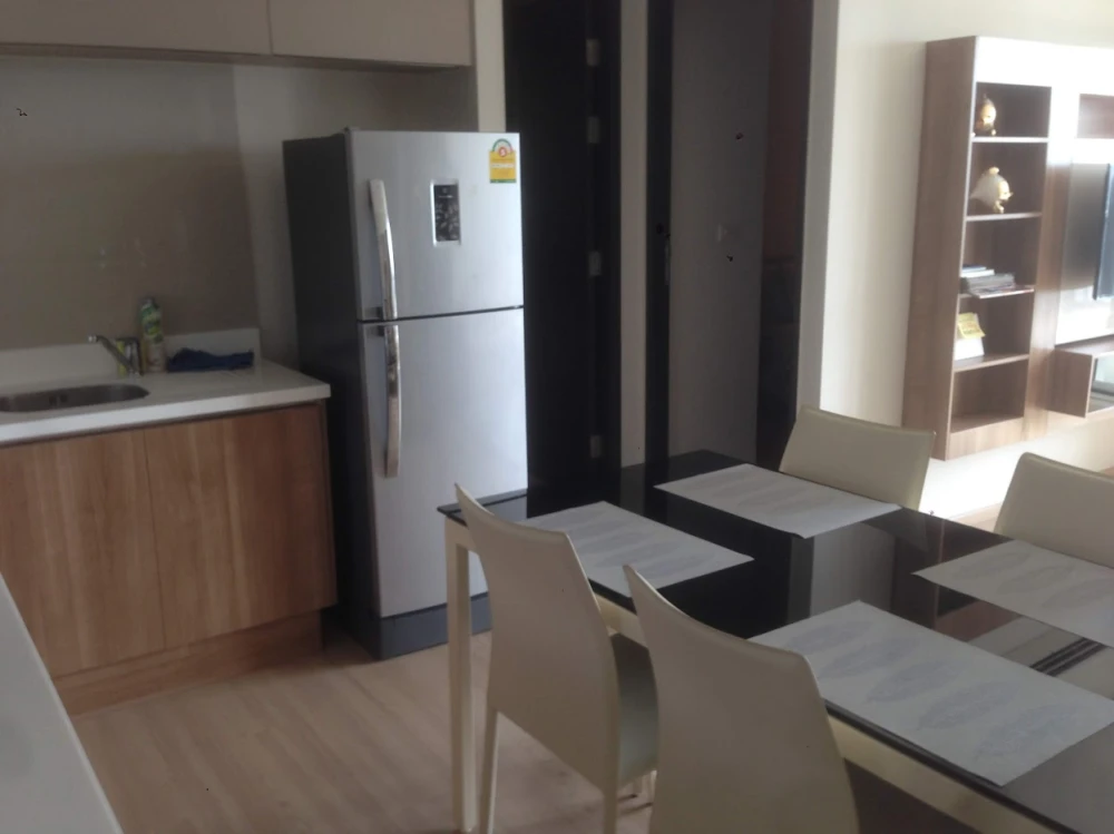 🏙️ Condo for Rent in Sathorn ✨ Spacious unit in a prime city location, ready to move in.