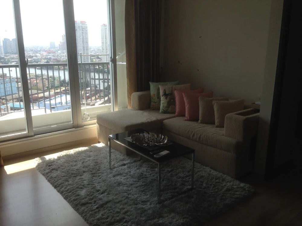 🏙️ Condo for Rent in Sathorn ✨ Spacious unit in a prime city location, ready to move in.