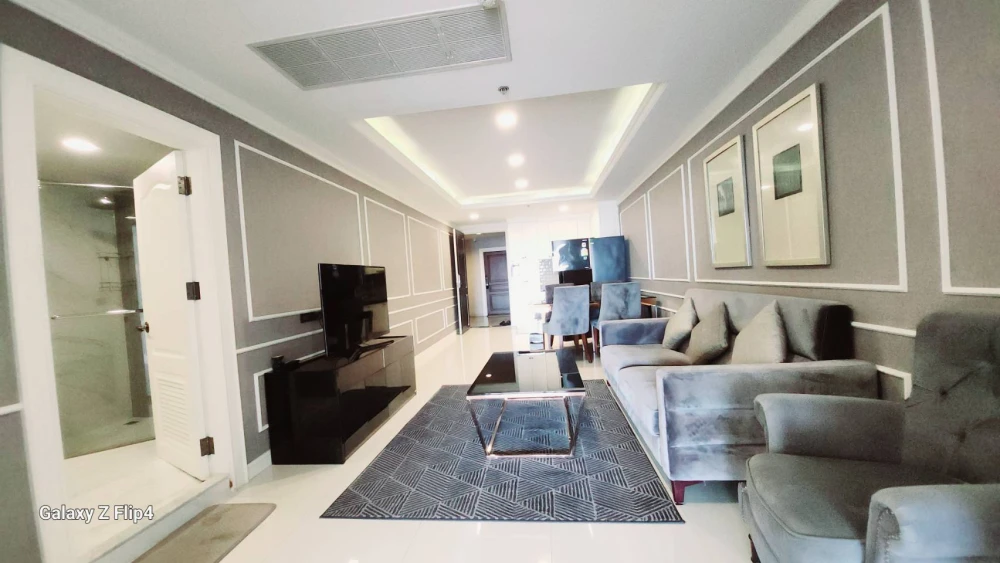 ✨ State Tower Silom Elevated Living with River & ICONSIAM Views | 68.23 sq.m. on the 28th Floor