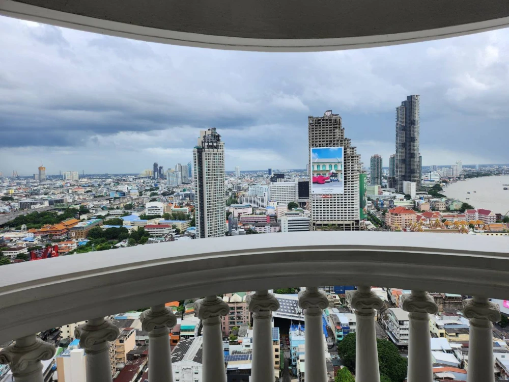 ✨ State Tower Silom Elevated Living with River & ICONSIAM Views | 68.23 sq.m. on the 28th Floor