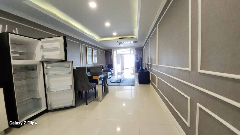 ✨ State Tower Silom Elevated Living with River & ICONSIAM Views | 68.23 sq.m. on the 28th Floor