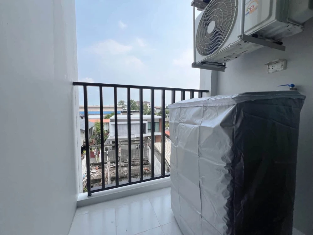 For rent: Chewathai Hallmark Ladprao-Chokchai 4, 4th floor, Building D. Fully furnished with all appliances. Don't miss out!