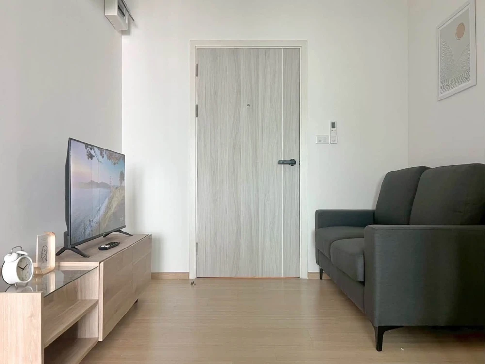 For rent: Chewathai Hallmark Ladprao-Chokchai 4, 4th floor, Building D. Fully furnished with all appliances. Don't miss out!
