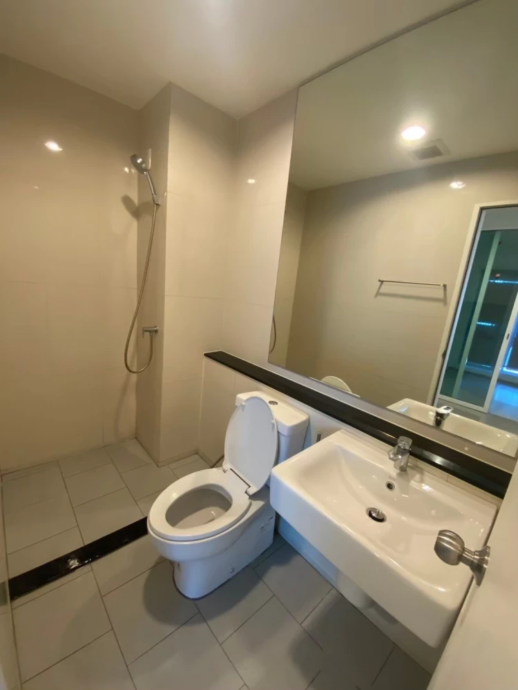 🌷🏢 For Rent Aspire Erawan | High Floor Unit, Simple & Ready to Customize! 🏢🌷