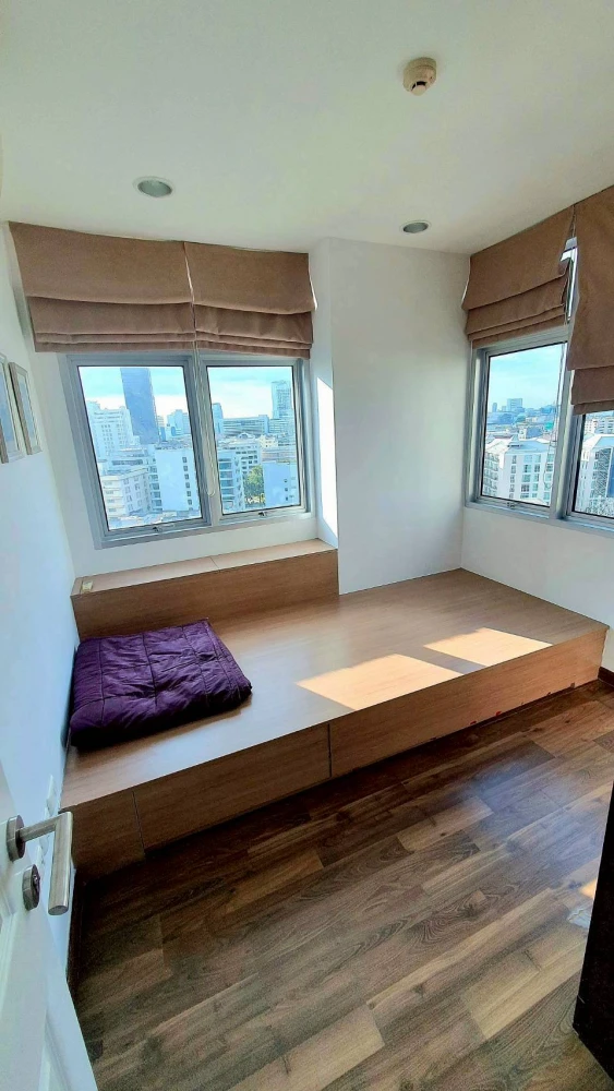 🦋🏙️ Chewathai Ratchaprarop Condo for Rent | Large 2-bedroom unit with pool view, prime city center location! 🏙️🦋