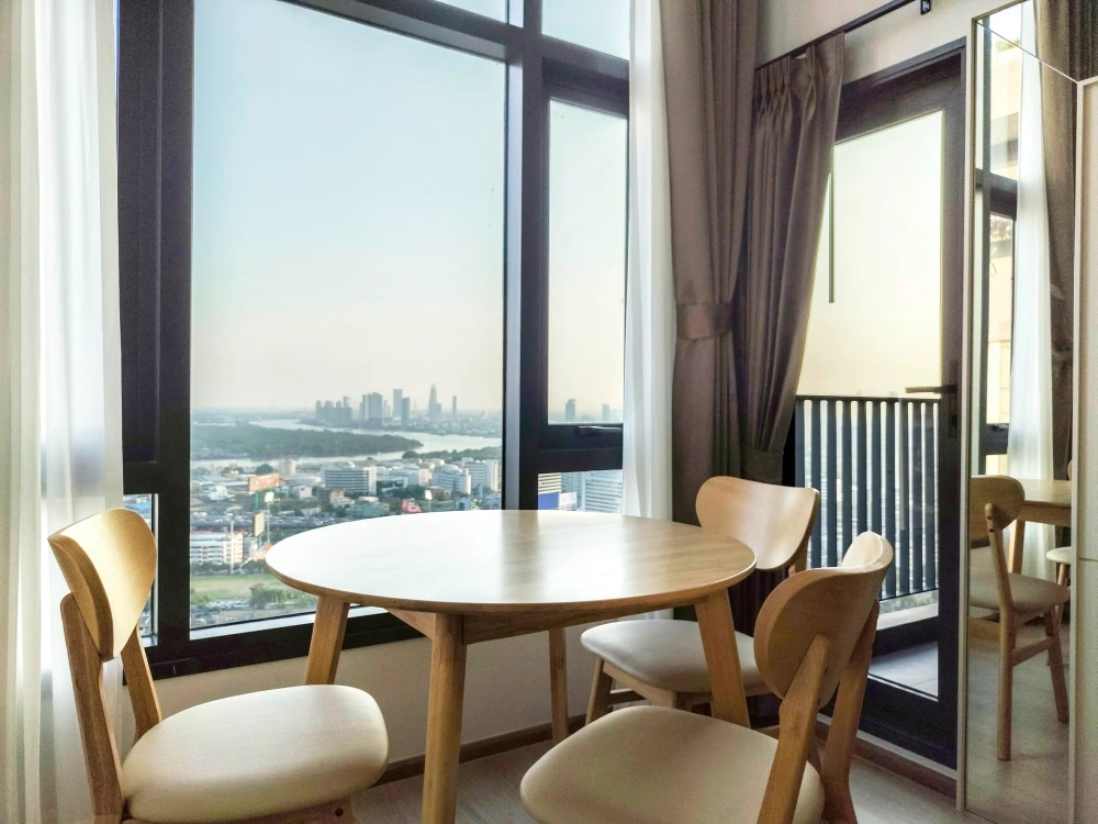 🏙️🌺 For Rent: Life Rama 4 - Asoke Duplex Unit near MRT Queen Sirikit! 🌺🏙️